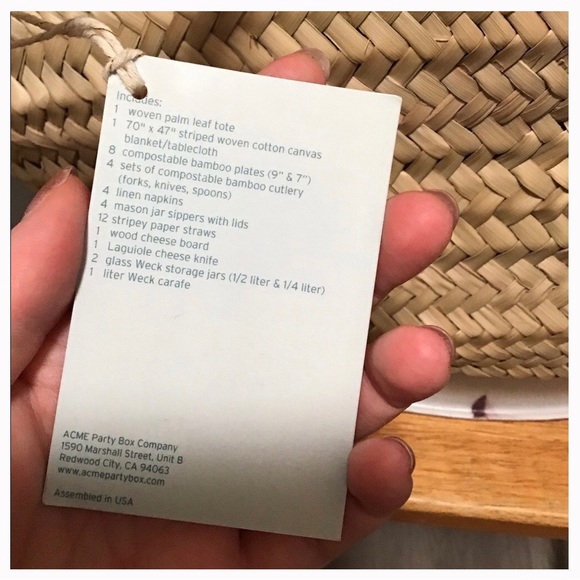 Exclusive, Picnic Basket from film Hot Pursuit 🎥 🧺 - Picture 5 of 5